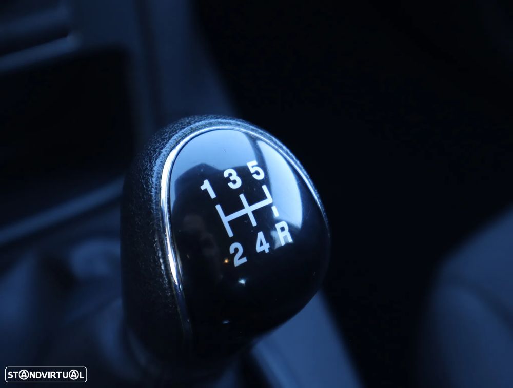 Ford Fiesta 1.0 Ti-VCT Trend - 35