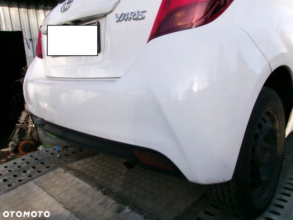 ZDERZAK TYŁ TOYOTA YARIS III  14-17  040 - 1