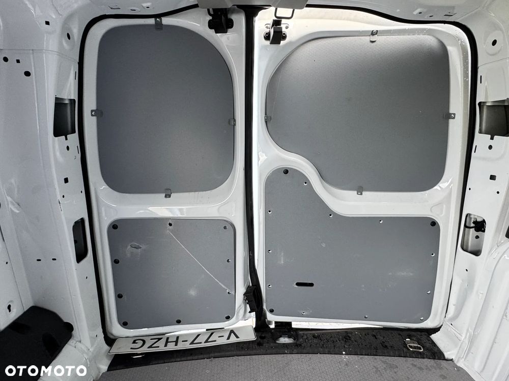 Ford Transit Connect - 16