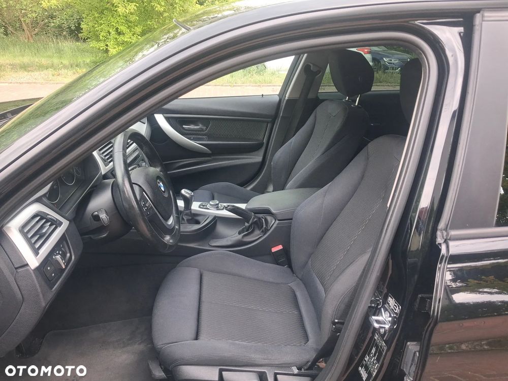 BMW Seria 3 318d Sport Line - 3