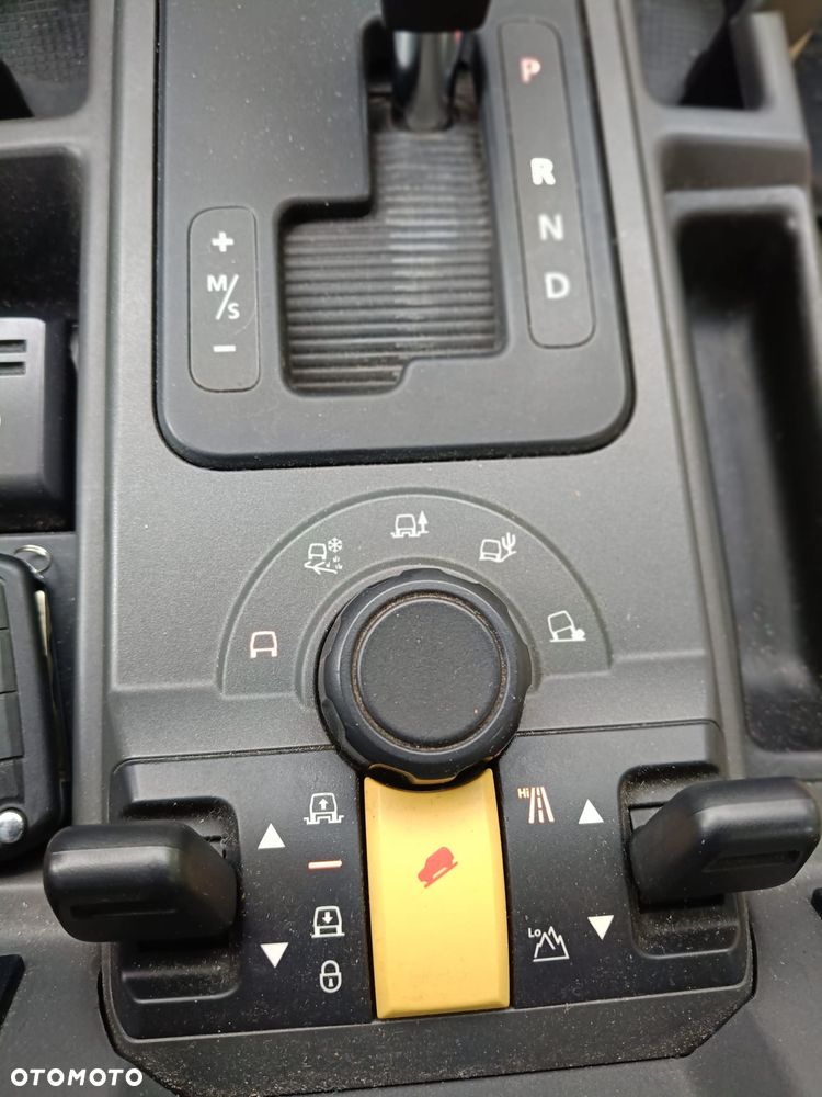 Land Rover Discovery - 17
