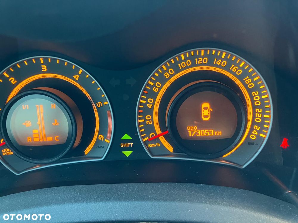Toyota Auris 2.0 D-4D Sol - 3
