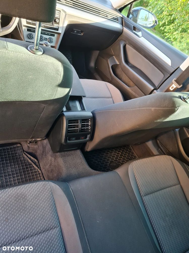 Volkswagen Passat 1.6 TDI (BlueMotion Technology) Comfortline - 28