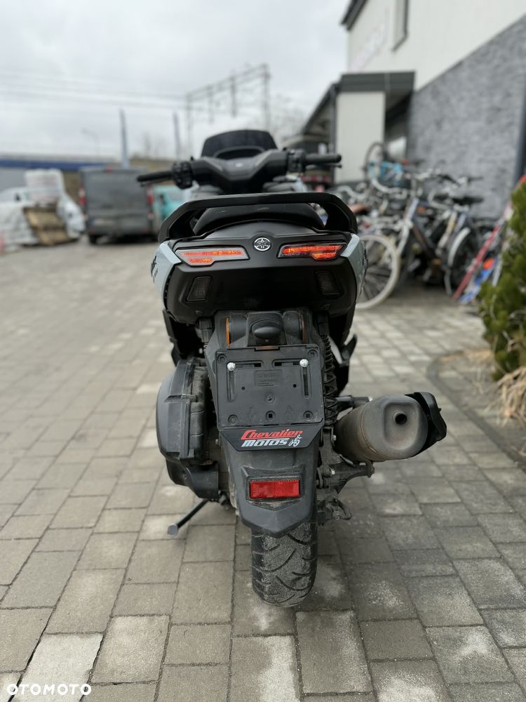 Yamaha NMAX - 8