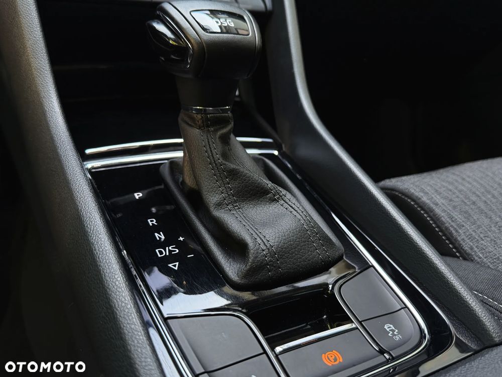 Skoda Karoq 1.5 TSI ACT DSG Style - 27