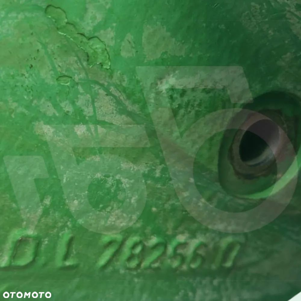 Zwolnica tylna RH L78255 AL79866 John Deere 6100 - 7