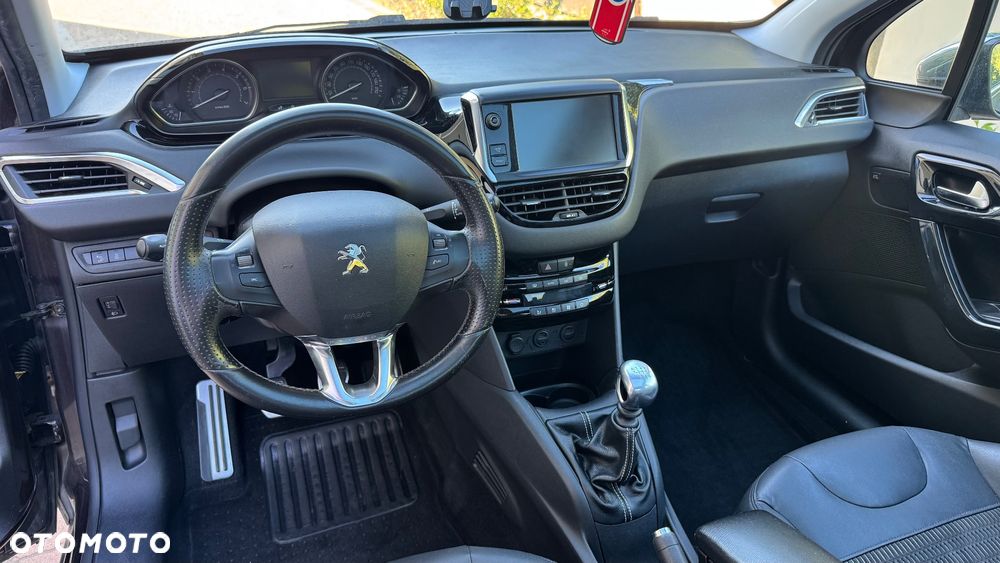 Peugeot 208 - 4