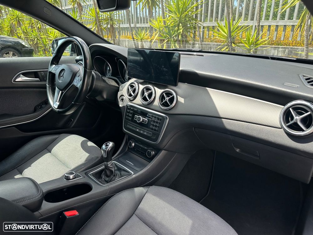 Mercedes-Benz GLA 180 d Urban - 12