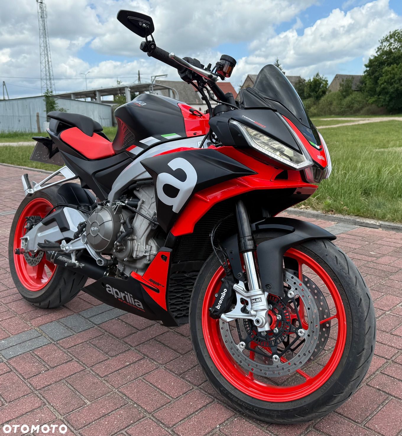 Aprilia Tuono - 1