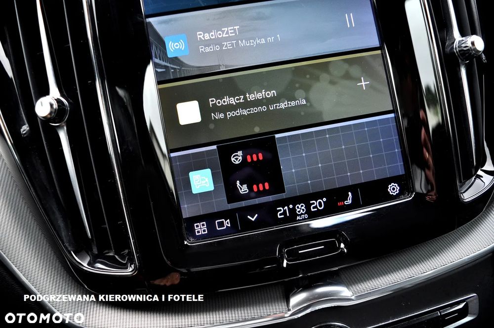 Volvo XC 60 B4 D Plus Dark - 27