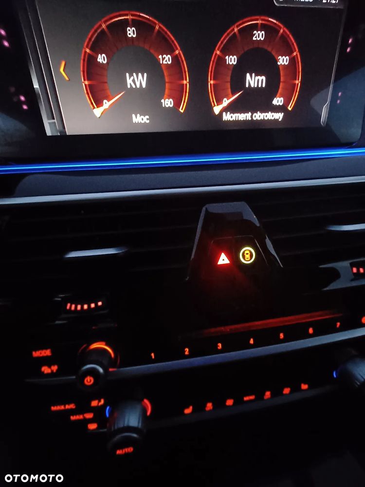 BMW Seria 5 520d xDrive Luxury Line sport - 36