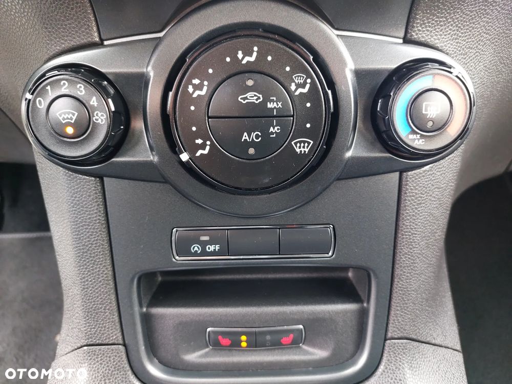 Ford Fiesta 1.0 EcoBoost Champions Edition - 24