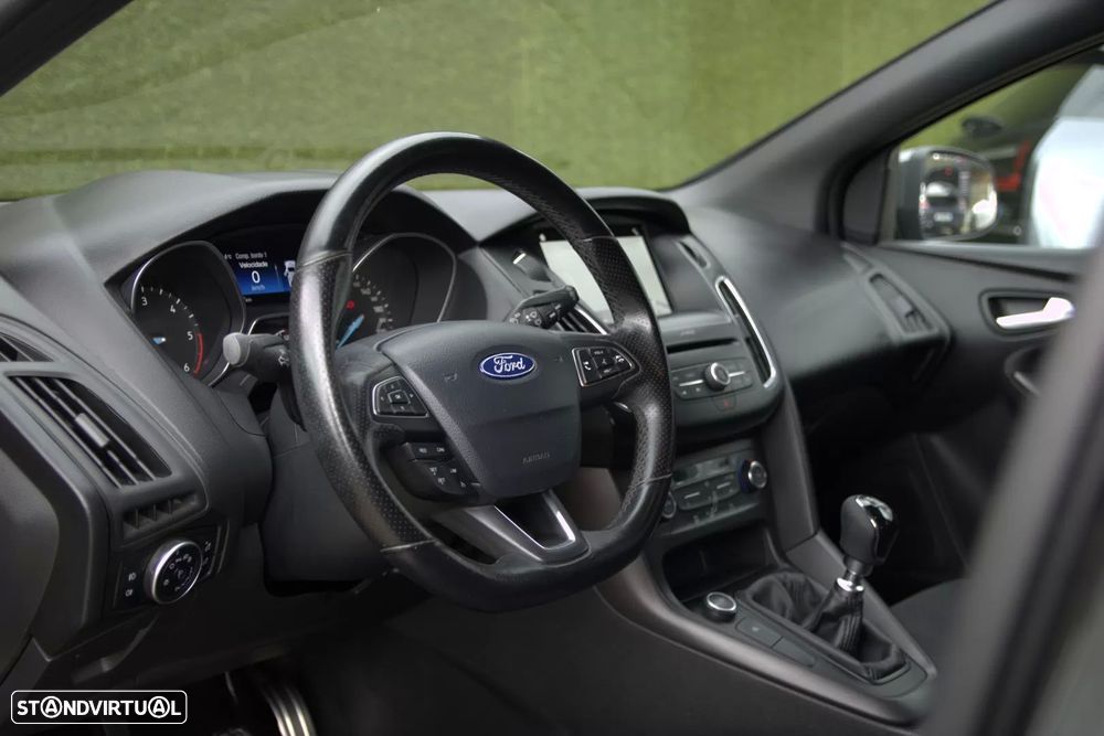 Ford Focus 1.5 TDCi ST-Line - 27
