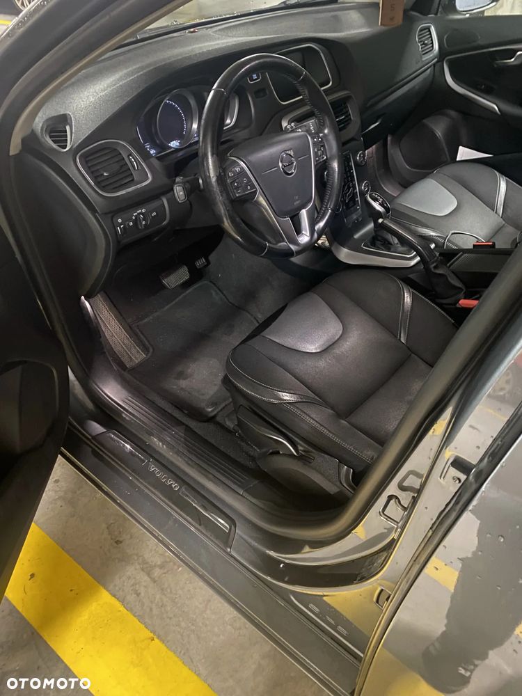 Volvo V40 D2 Drive-E Momentum - 6