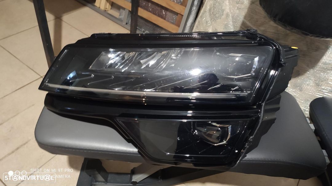farol esquerdo full Led Skoda Karoq 57B - 1