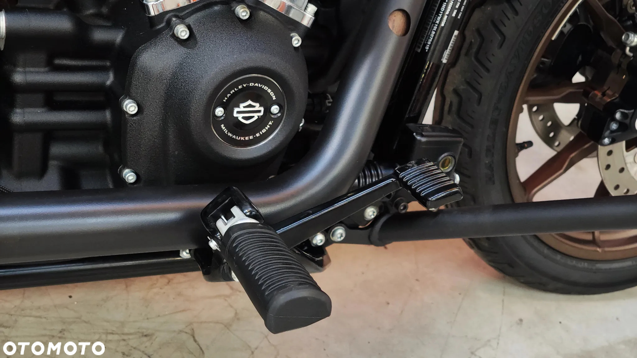 Harley-Davidson Dyna Low Rider - 17