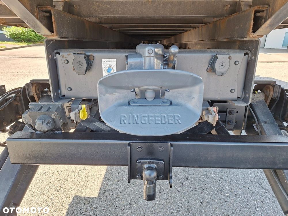 Mercedes-Benz Atego 1527 burto-firana z windą 7.2m SUPER STAN / GLOB / SYPIALNY / z Niemiec - 25