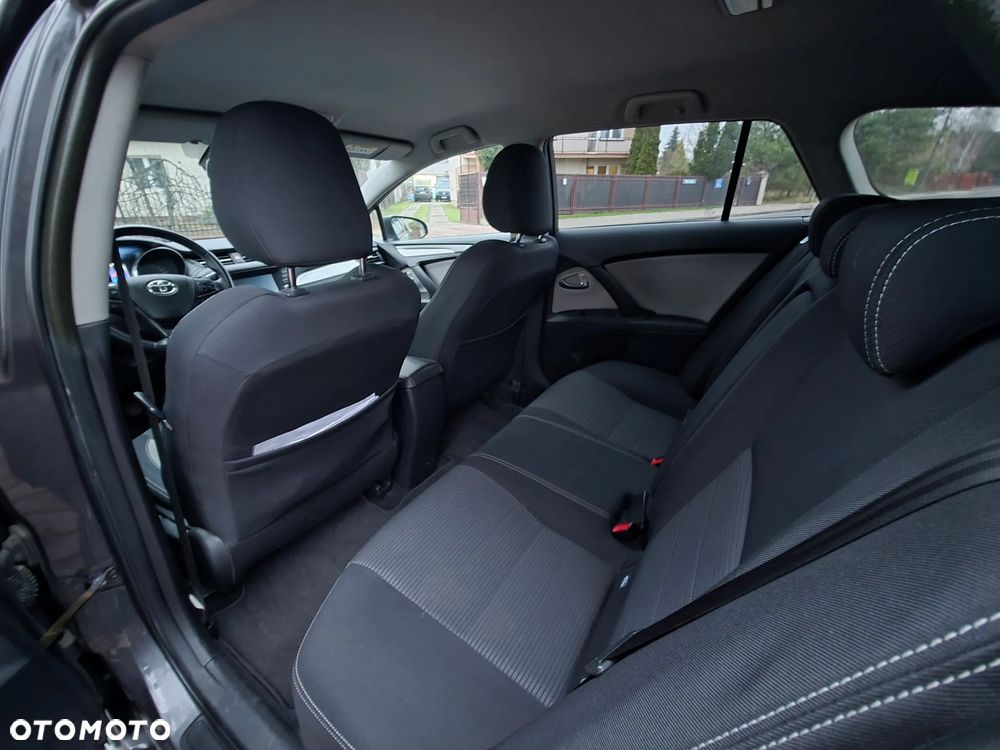 Toyota Avensis 2.0 D-4D Premium - 25