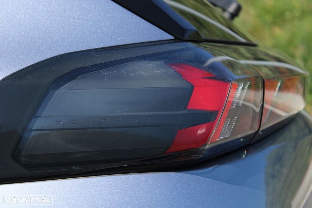 Peugeot e-2008 Allure - 20