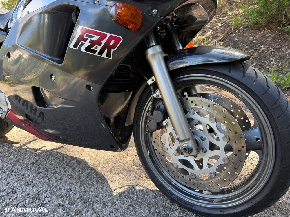 Yamaha FZR 1000 EXUP - 13