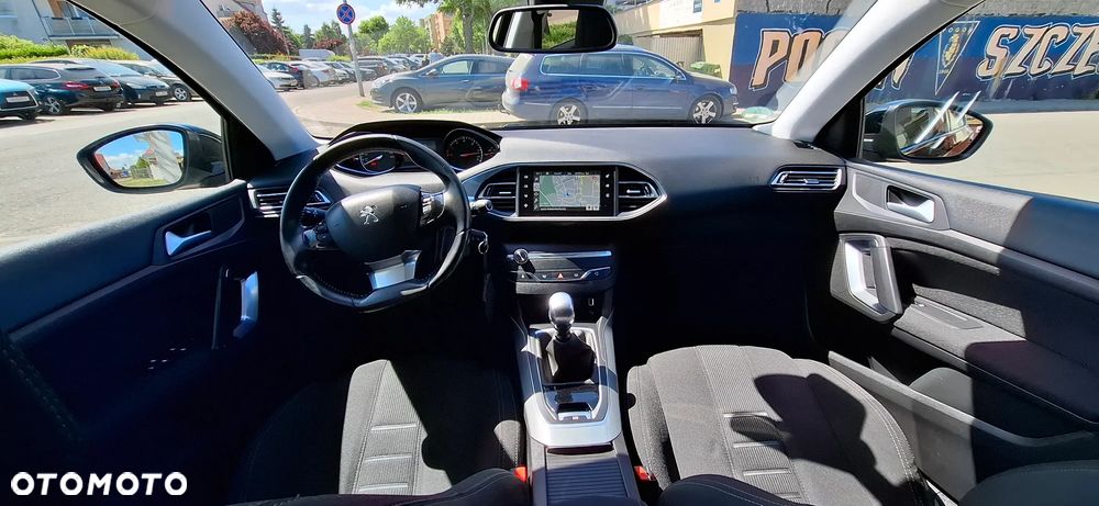 Peugeot 308 1.6 BlueHDi Allure S&S - 12