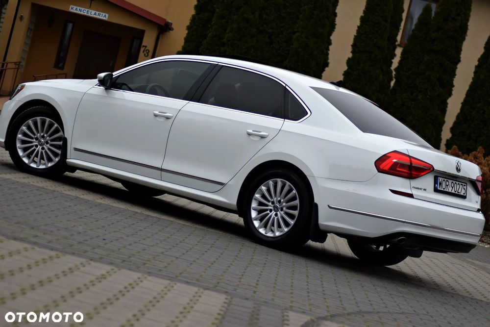 Volkswagen Passat - 13