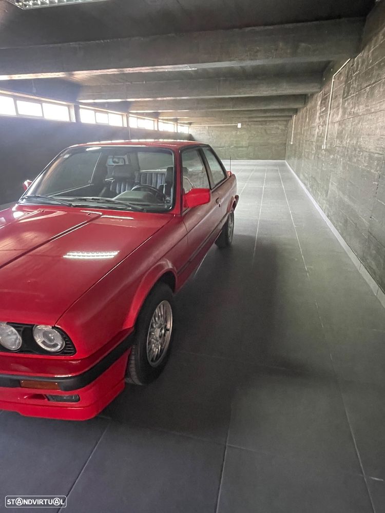 BMW 318 iS - 4