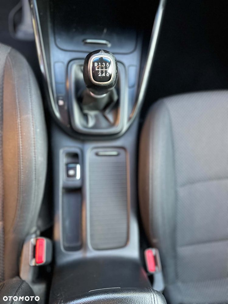 Kia Carens - 14