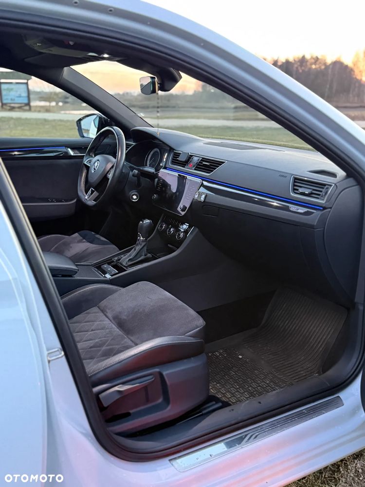 Skoda Superb 2.0 TSI Sportline DSG - 8