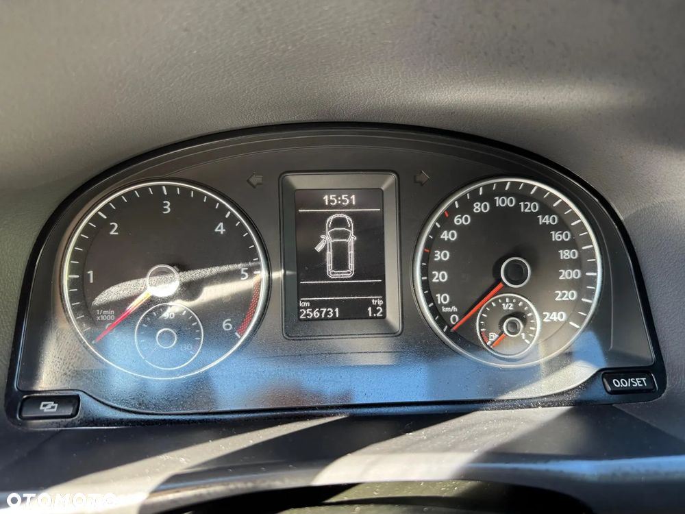 Volkswagen Touran 1.6 TDI DPF BlueMotion Technology Highline - 11