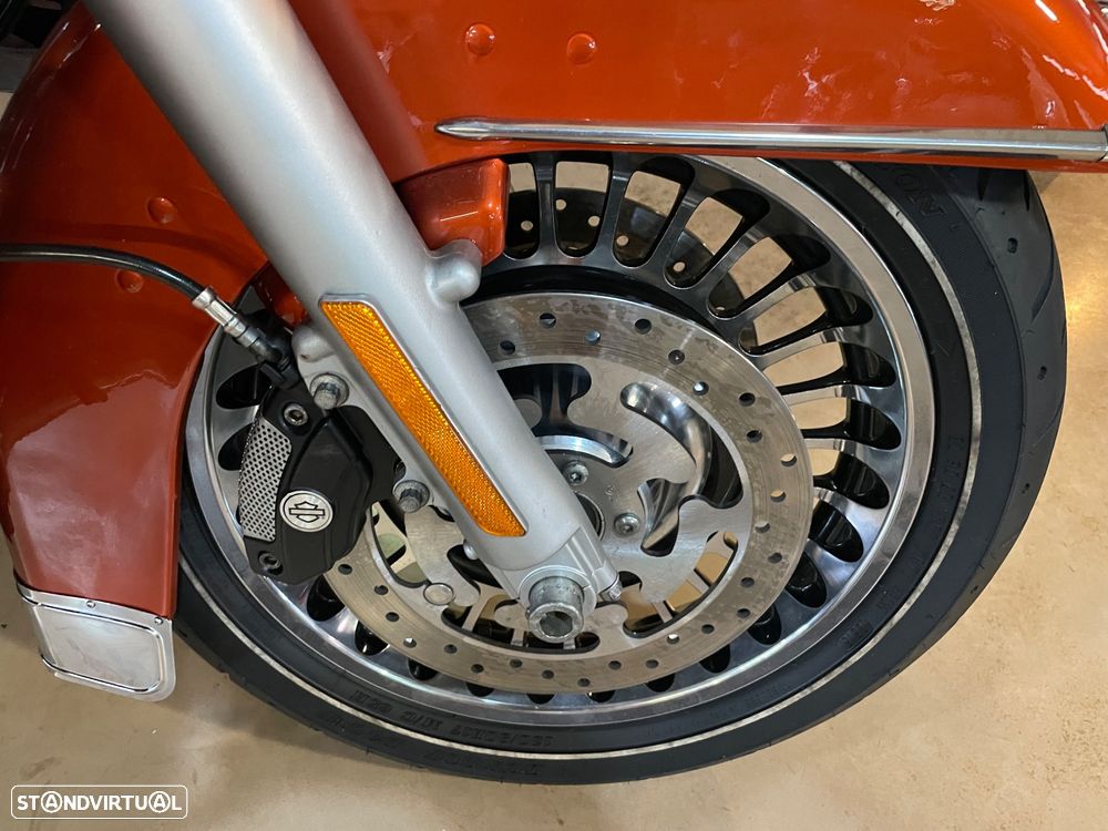 Harley-Davidson Electra Glide Ultra Classic - 4