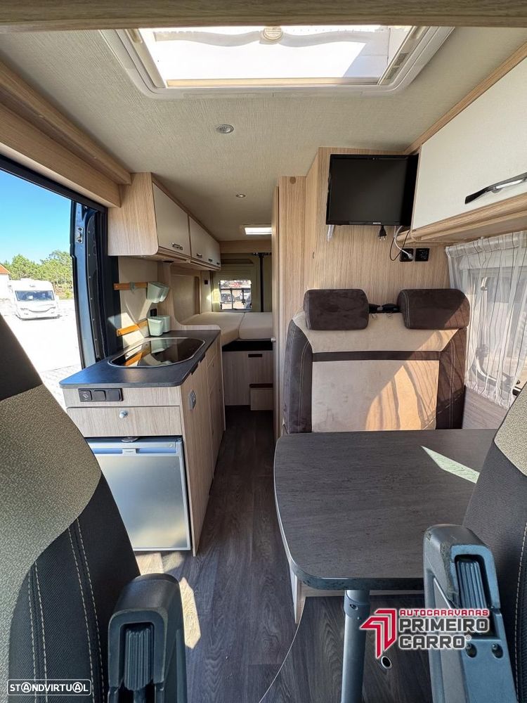 Pössl Roadcamp 640 camas gémeas - 13