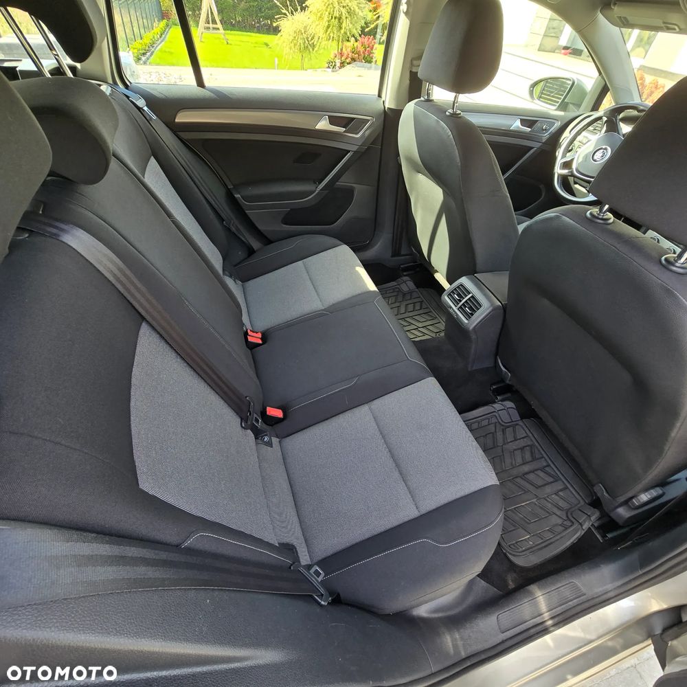 Volkswagen Golf VI 1.6 TDI BlueMot Comfortline - 10