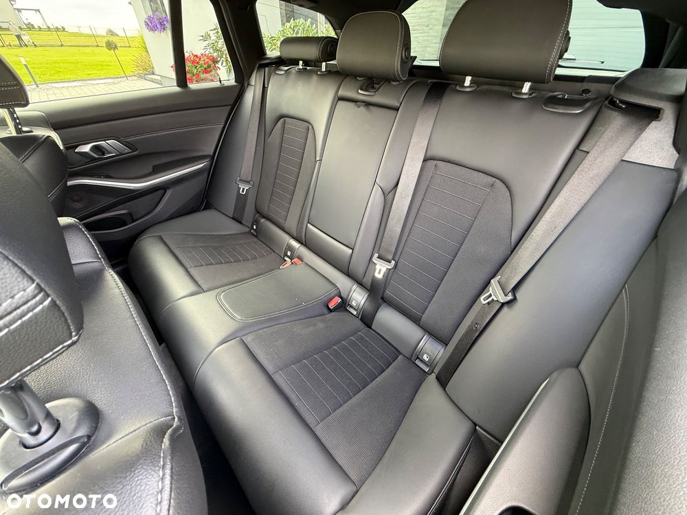 BMW Seria 3 320d MHEV Luxury Line sport - 16