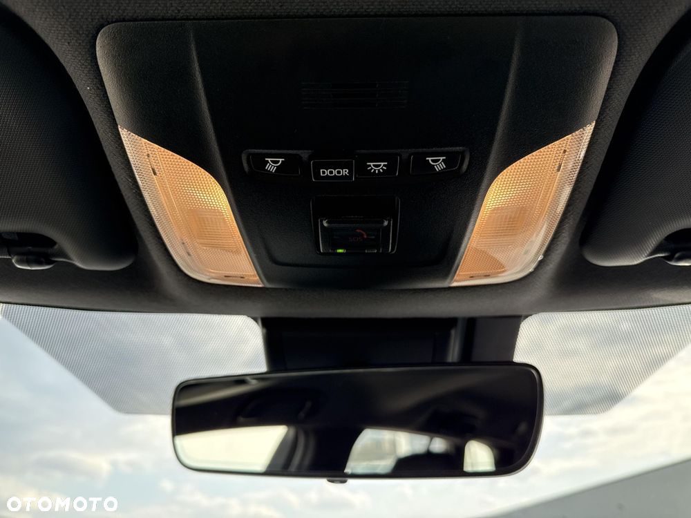 Toyota Corolla 2.0 Hybrid Comfort - 24