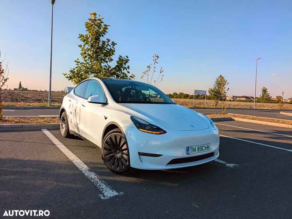 Tesla Model Y - 2