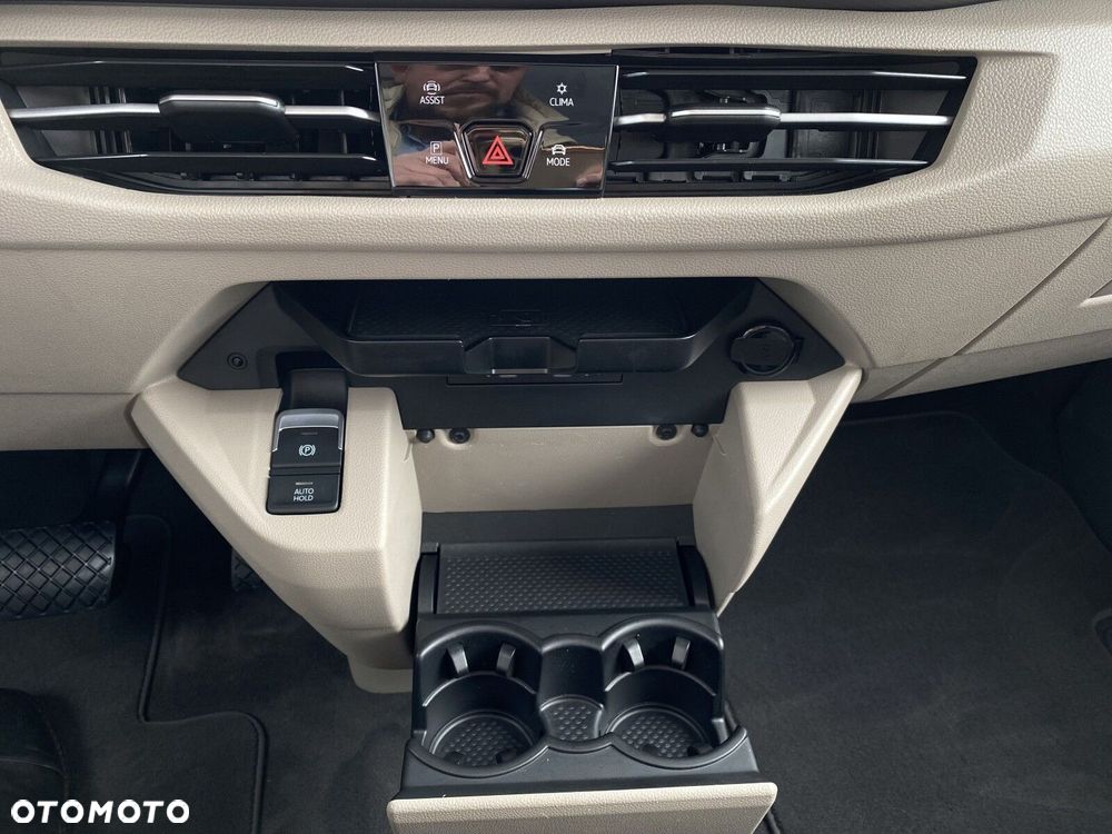 Volkswagen Multivan - 22