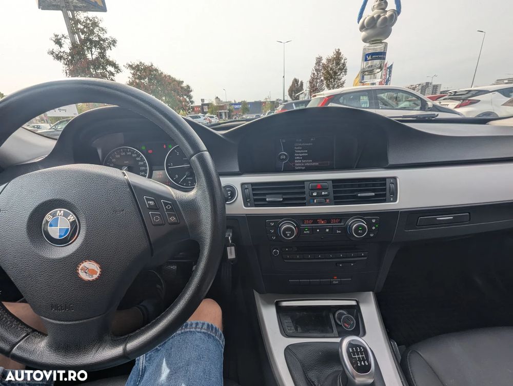 BMW Seria 3 318d Touring - 20