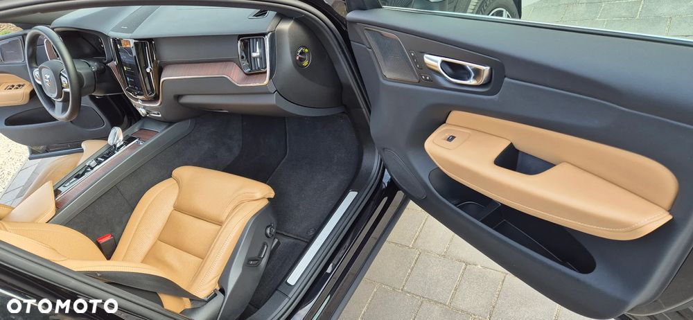 Volvo XC 60 D5 AWD Inscription - 32