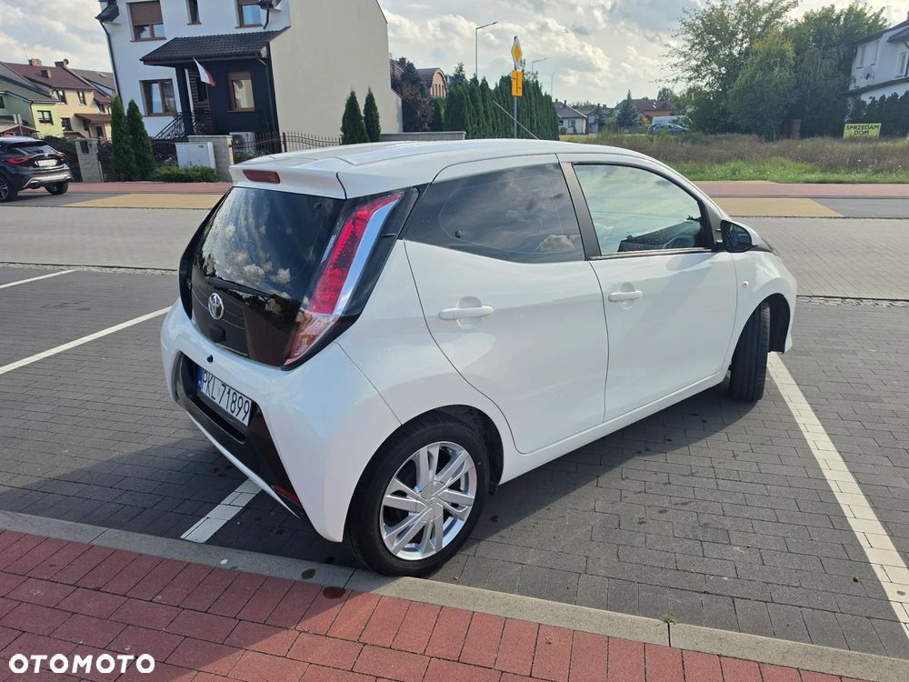 Toyota Aygo x-play touch - 8