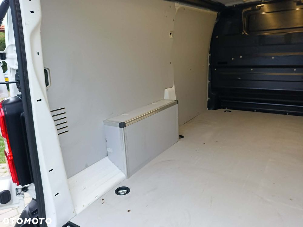 Opel VIVARO - 31