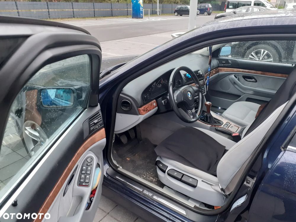BMW Seria 5 523i - 7