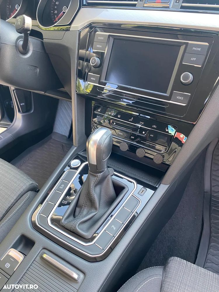 Volkswagen Passat Variant 2.0 TDI DSG Comfortline - 13