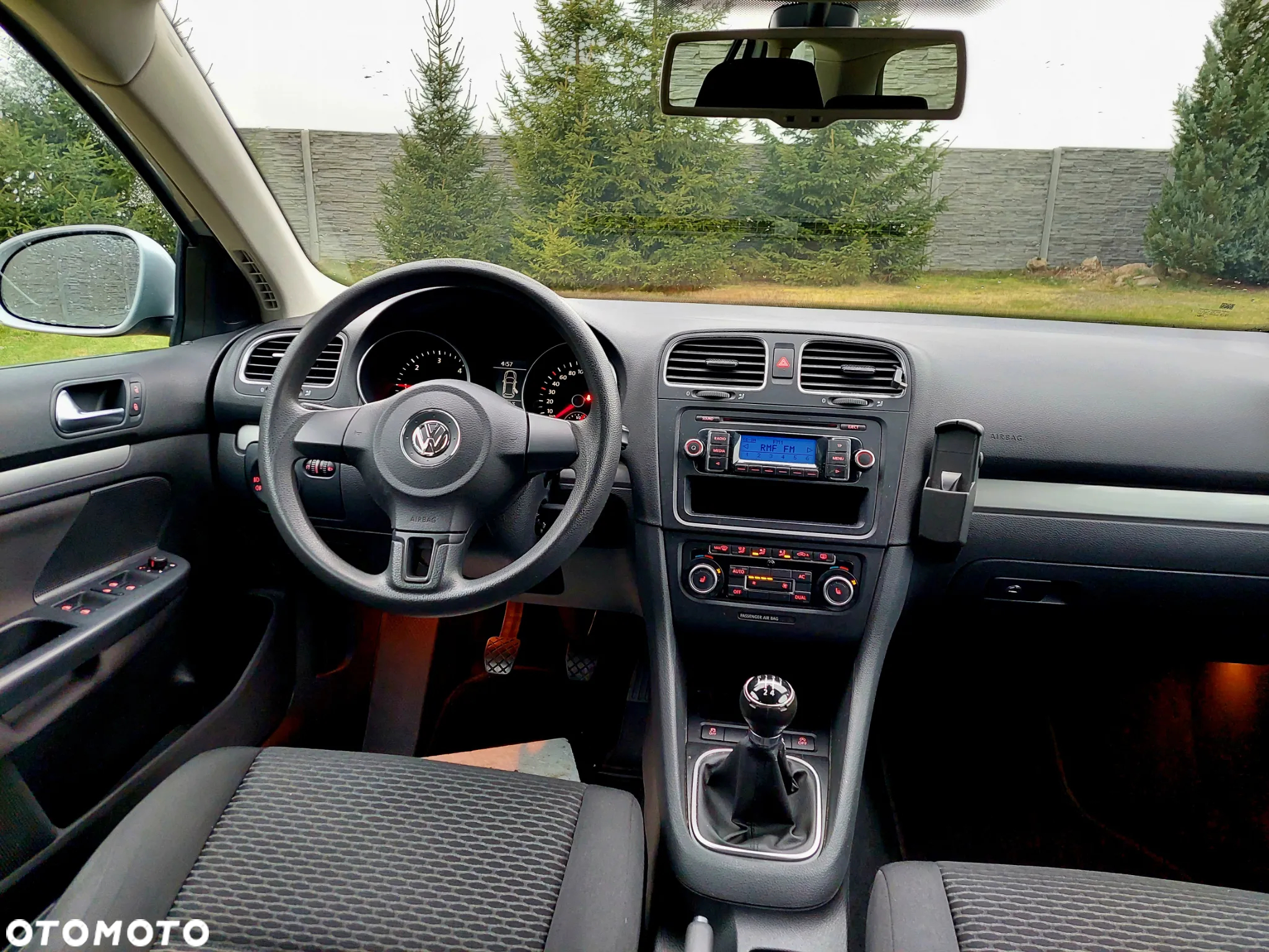 Volkswagen Golf 1.6 TDI DPF BlueMotion Technology Comfortline - 8