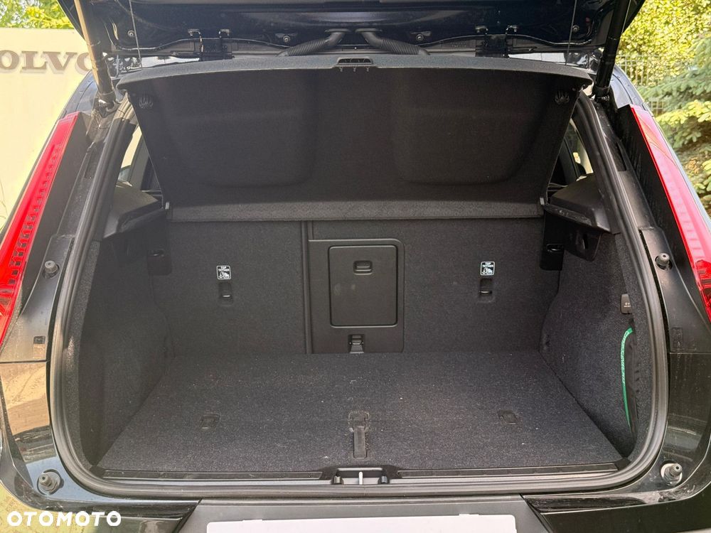 Volvo XC 40 - 32