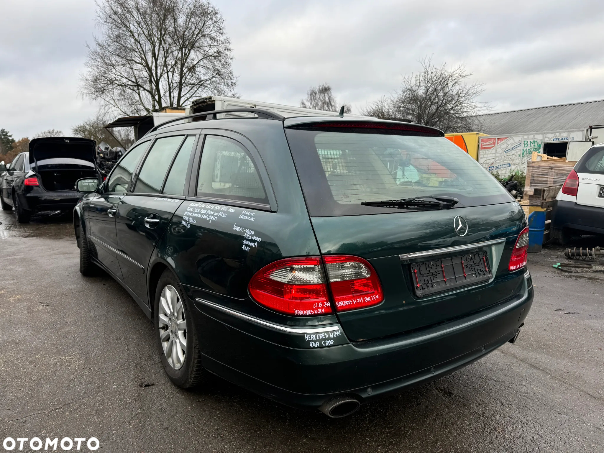 MERCEDES BENZ W211 LIFT MASKA POKRYWA SILNIKA C300 - 16