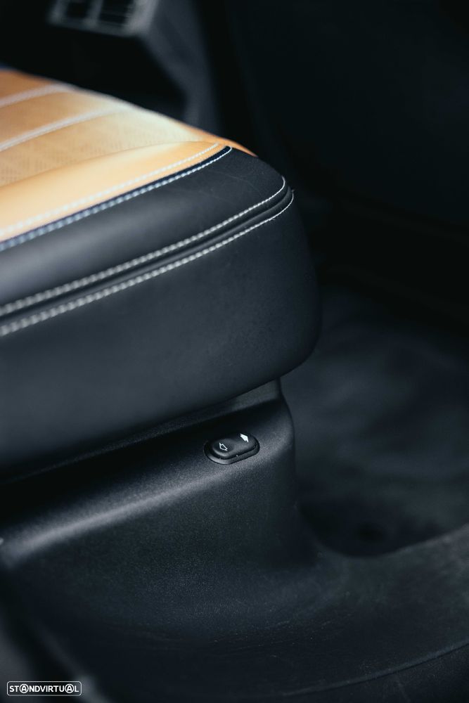 Land Rover Range Rover Velar 3.0 D R-Dynamic SE - 33