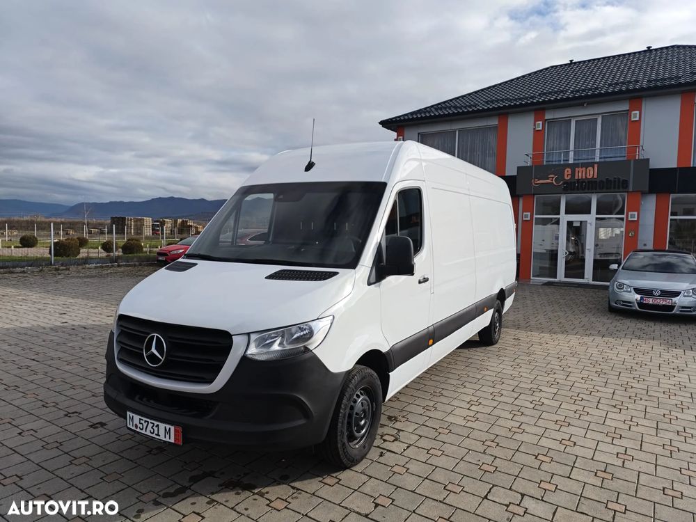 Mercedes-Benz Sprinter - 2