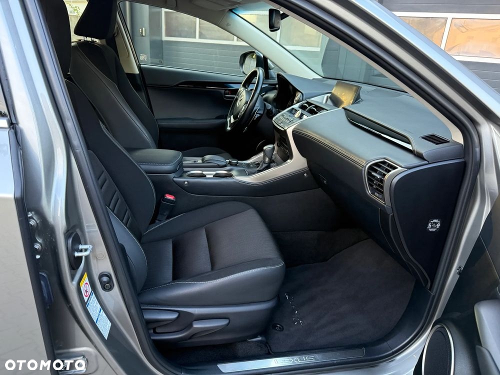 Lexus NX 200t Elite AWD - 4