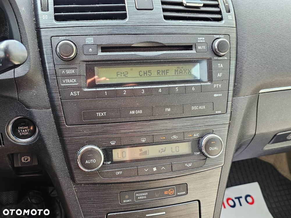 Toyota Avensis 2.0 D-4D Premium - 22